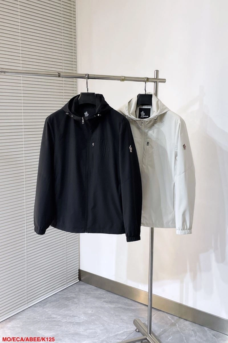 Moncler Outwear Snug 143474