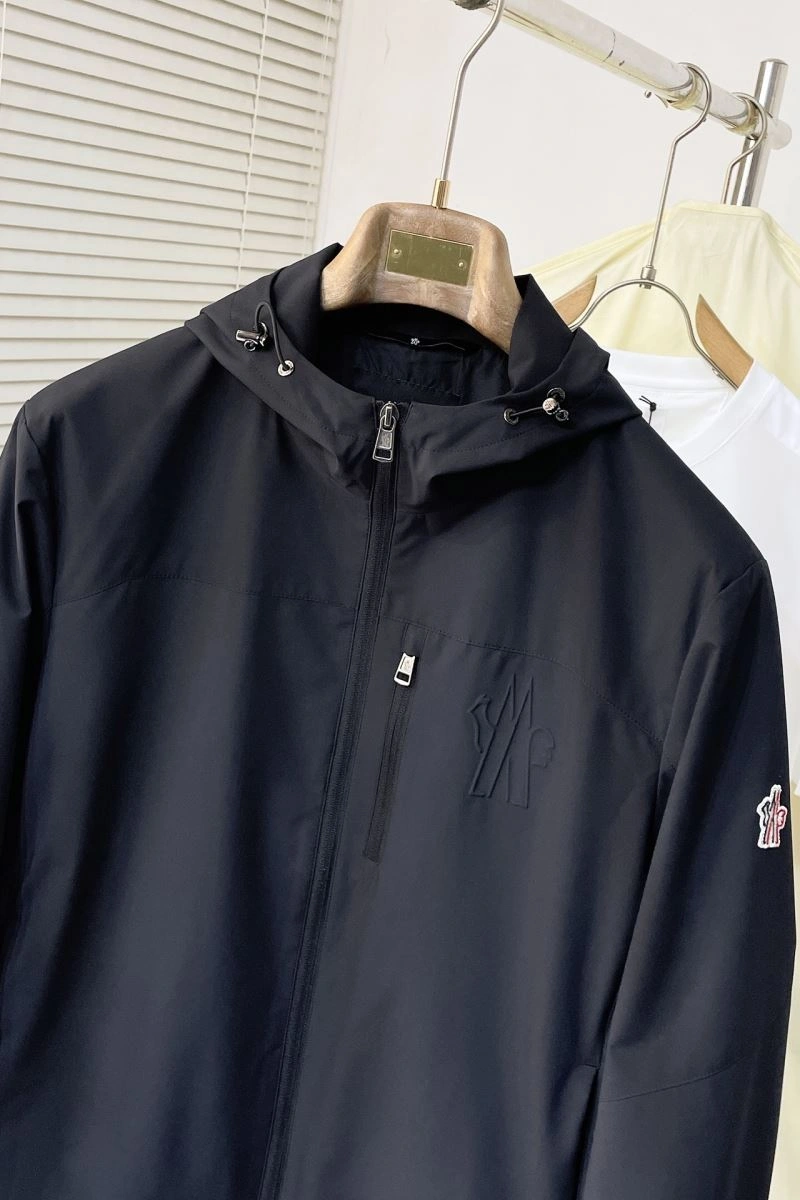 Moncler Outwear Snug 143474