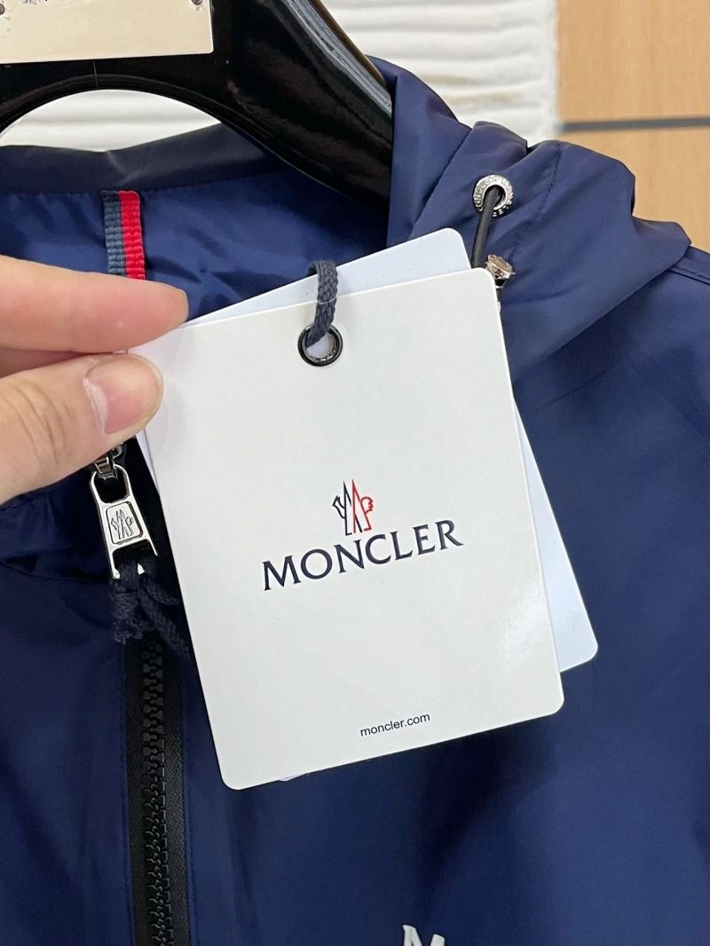 Moncler Outwear Cozy 143459