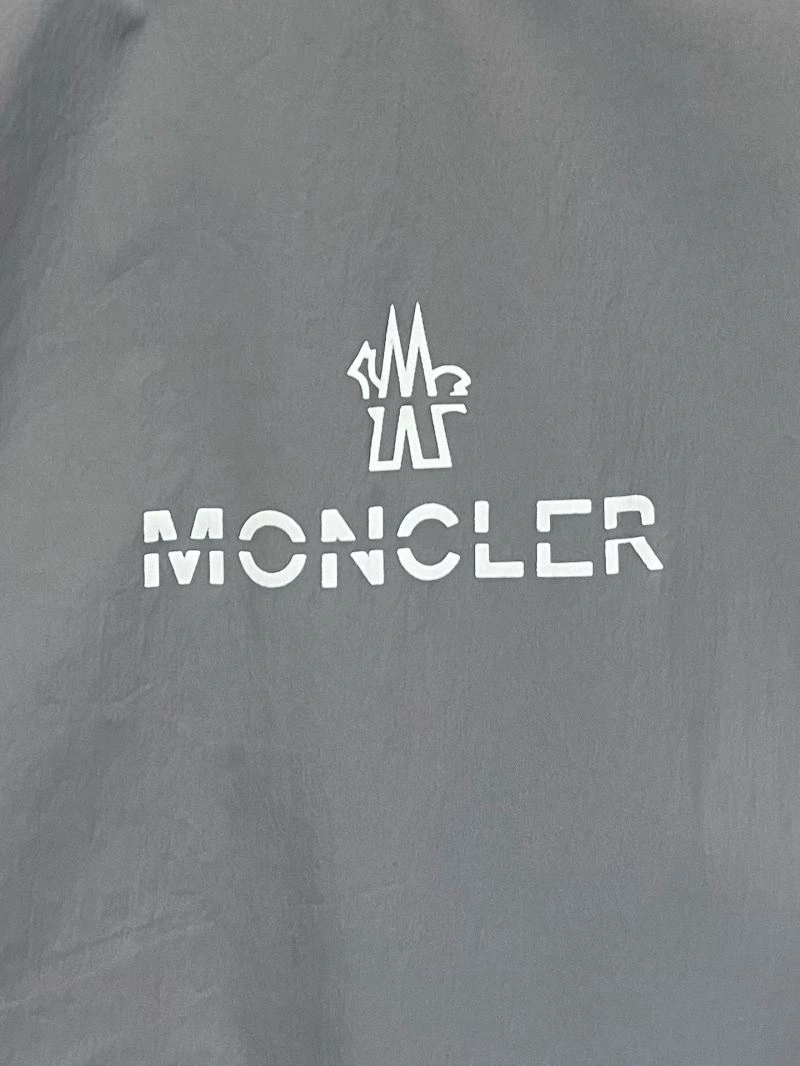 Contemporary Moncler Outwear 143468