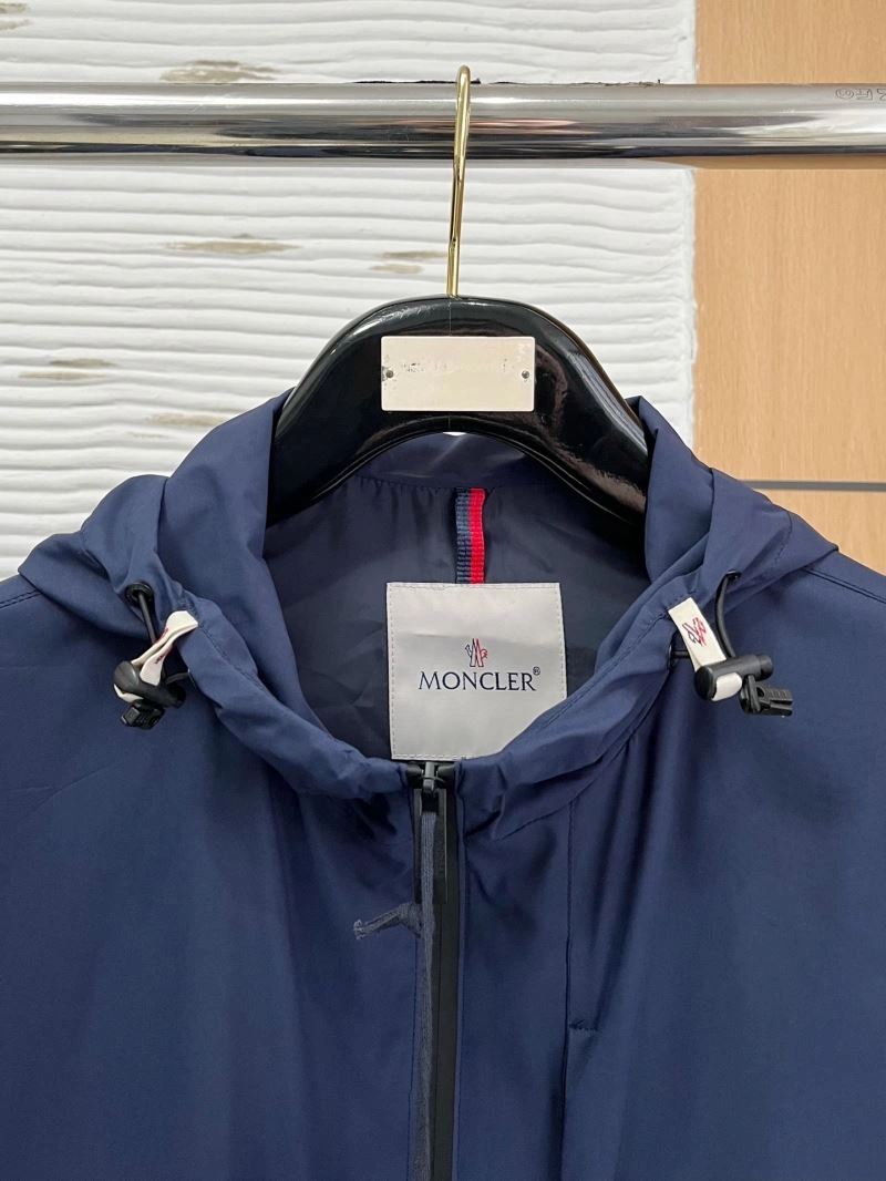 Moncler Outwear Sophisticated 143464
