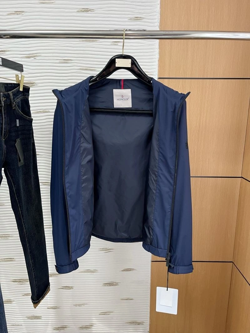 Moncler Outwear Sophisticated 143464