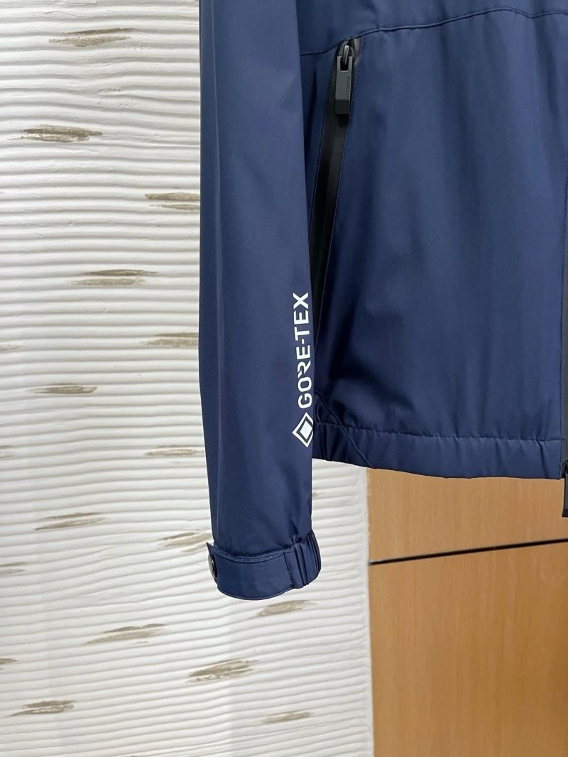 Moncler Outwear Sophisticated 143464