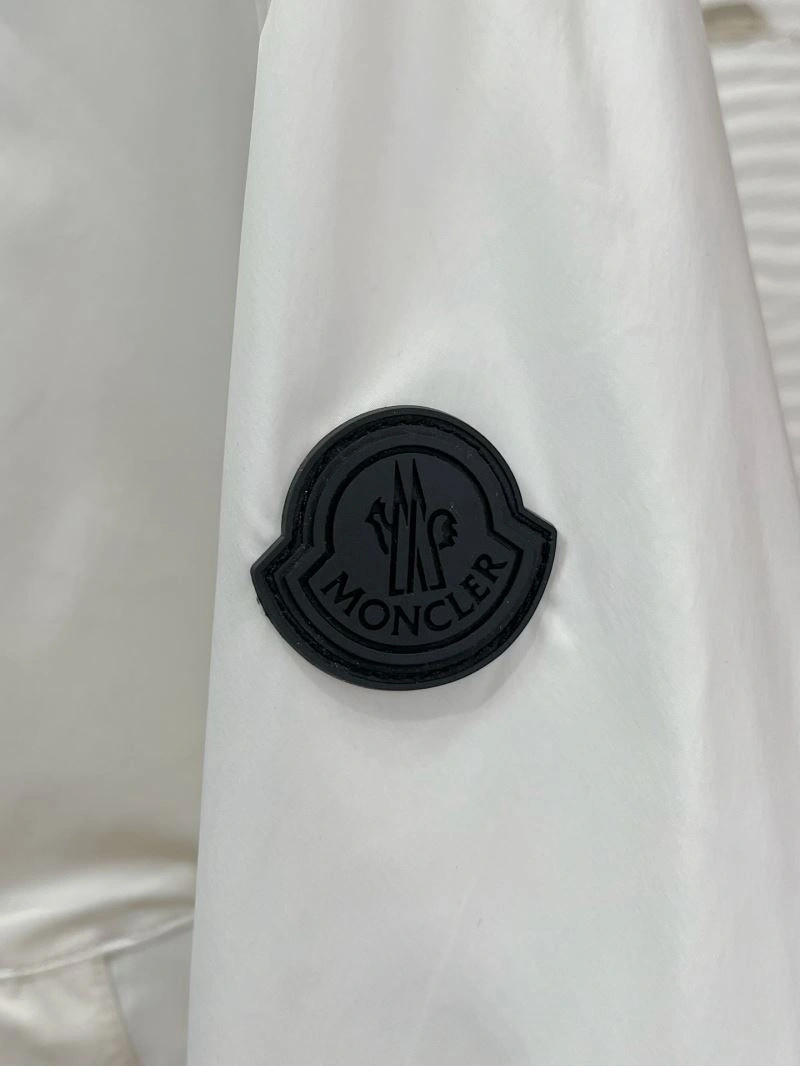 Durable Moncler Outwear 143454