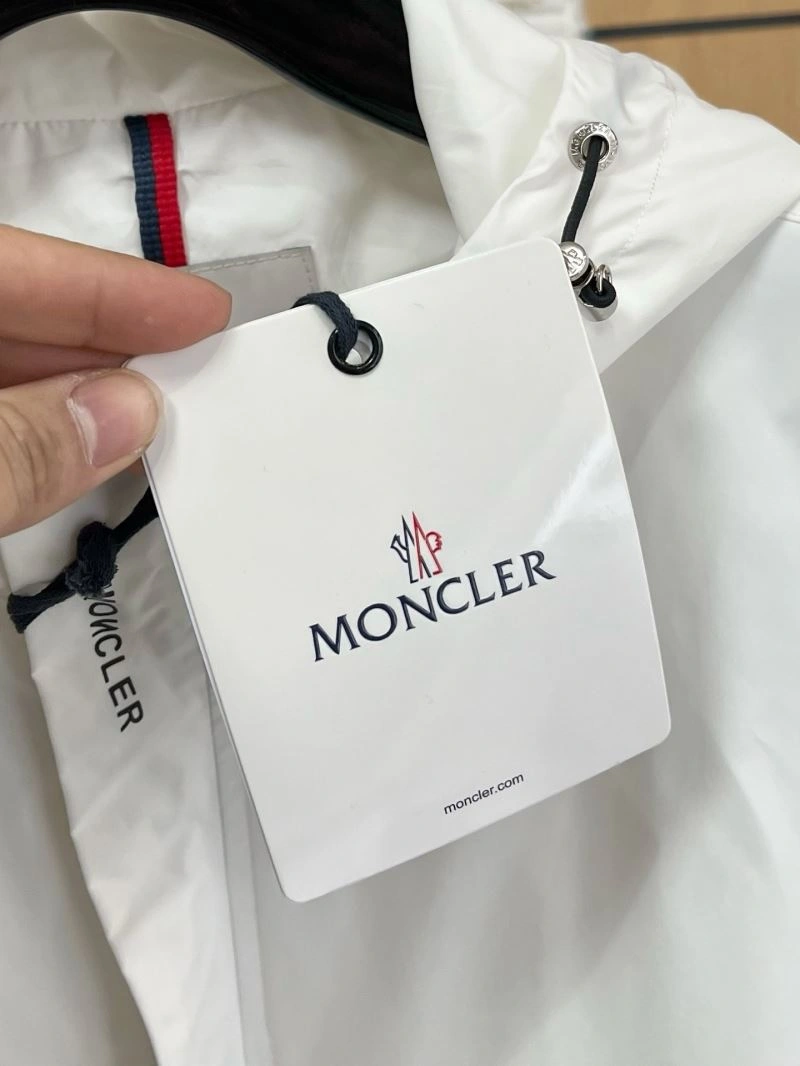 Durable Moncler Outwear 143454