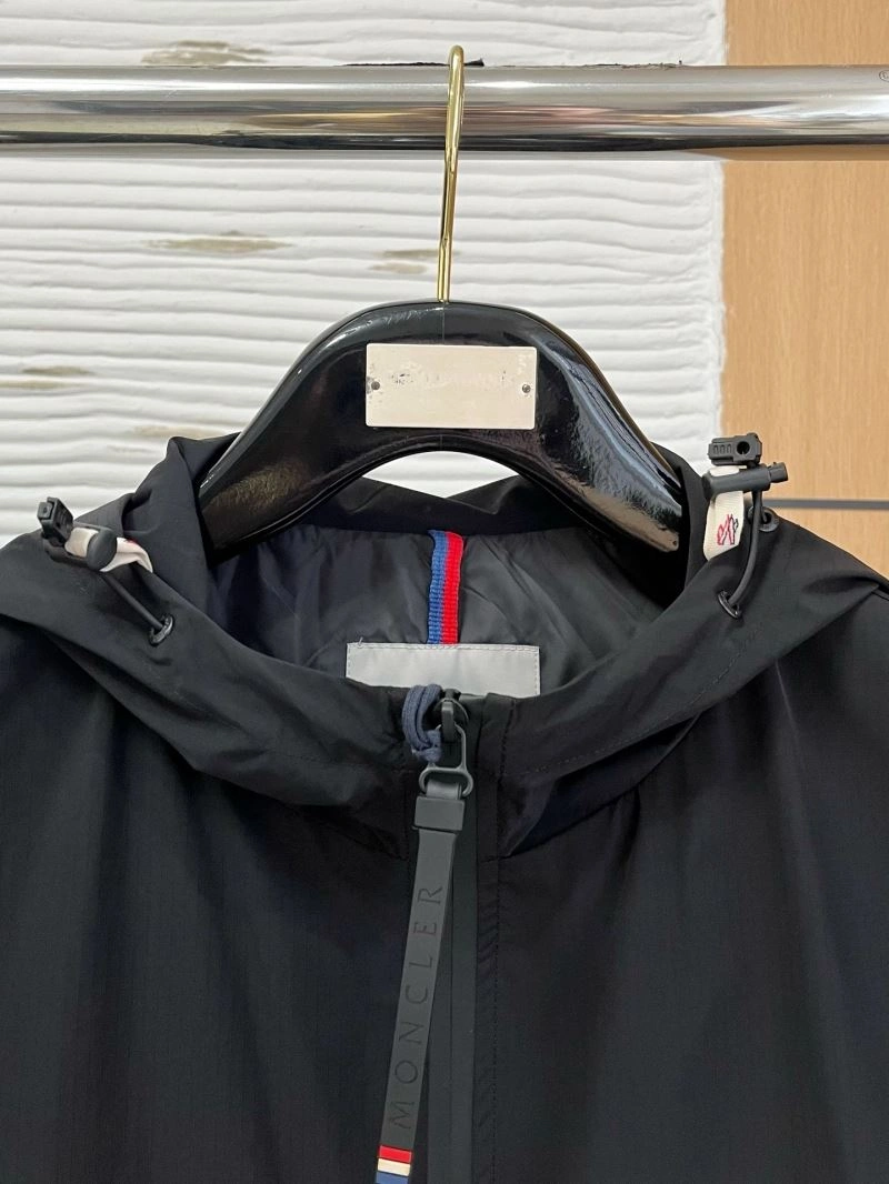 Moncler Outwear GoAnywhere 143453