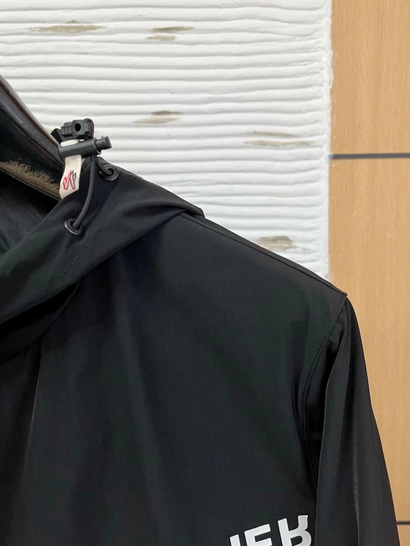 Moncler Outwear GoAnywhere 143453