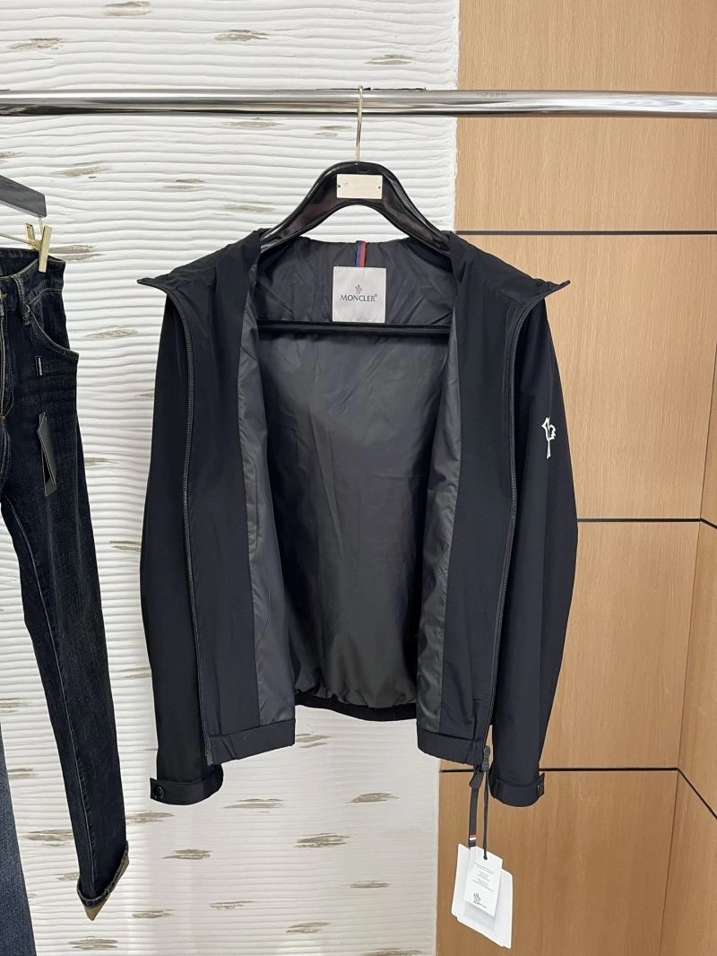 Moncler Outwear GoAnywhere 143453