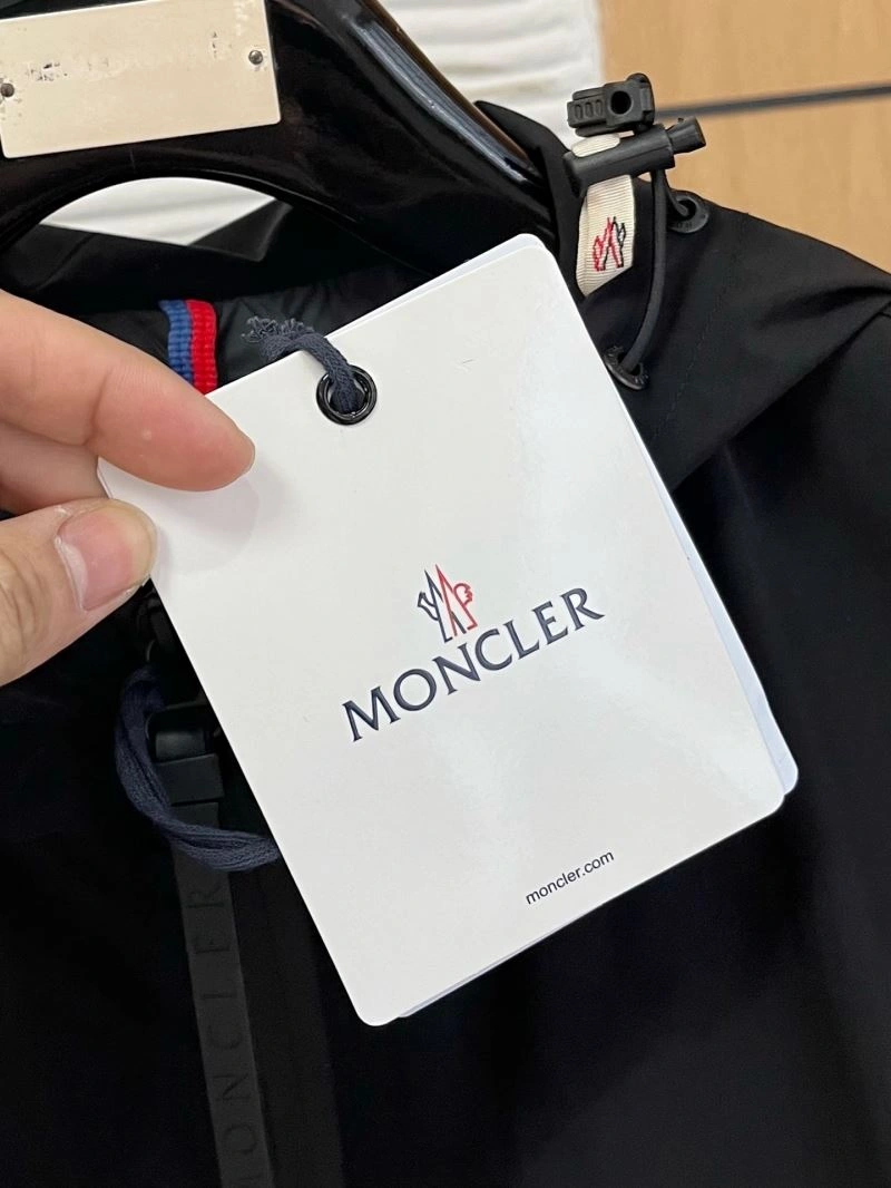Moncler Outwear GoAnywhere 143453