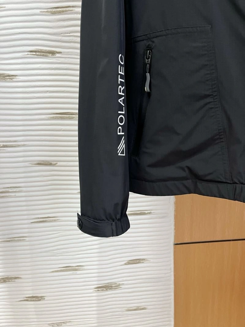 Moncler Outwear GoAnywhere 143453