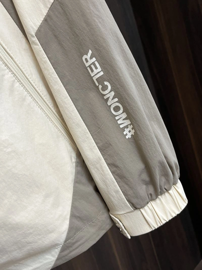 Chic Moncler Outwear 143451