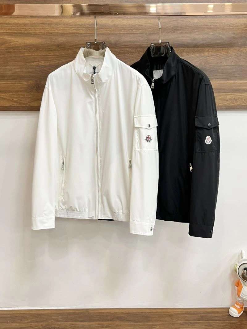 Moncler Outwear Sleek 143460