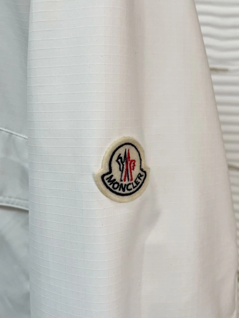 Moncler Outwear Sleek 143450