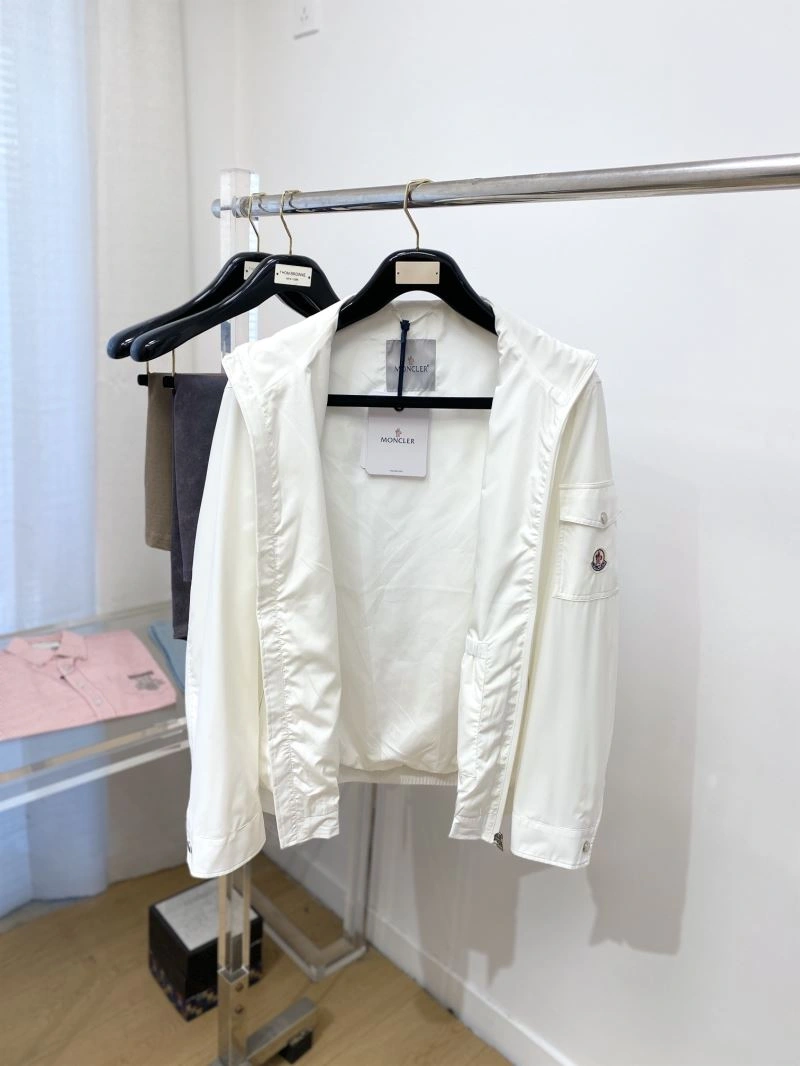Breathable Moncler Outwear 143448