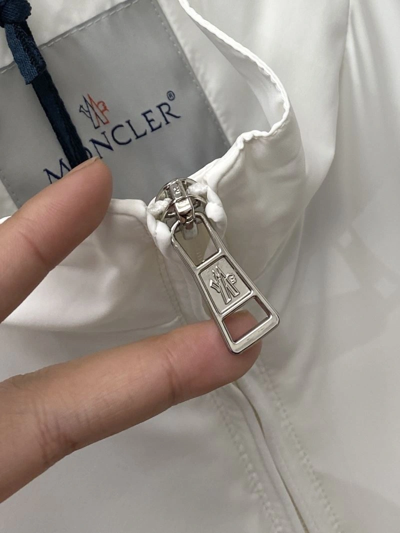Breathable Moncler Outwear 143448