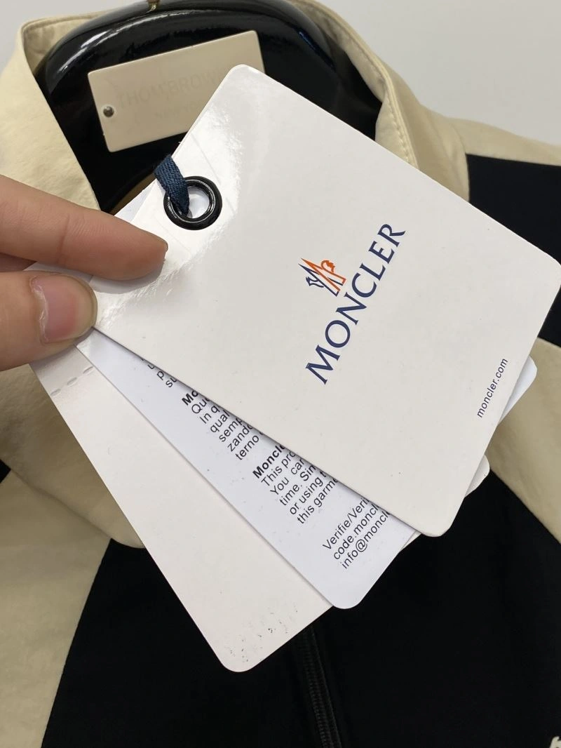 Moncler Outwear SmartChoice 143449
