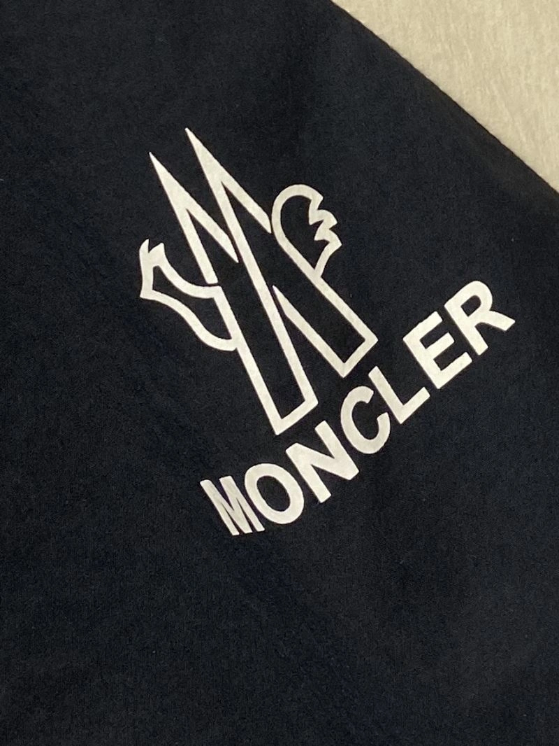 Moncler Outwear SmartChoice 143449