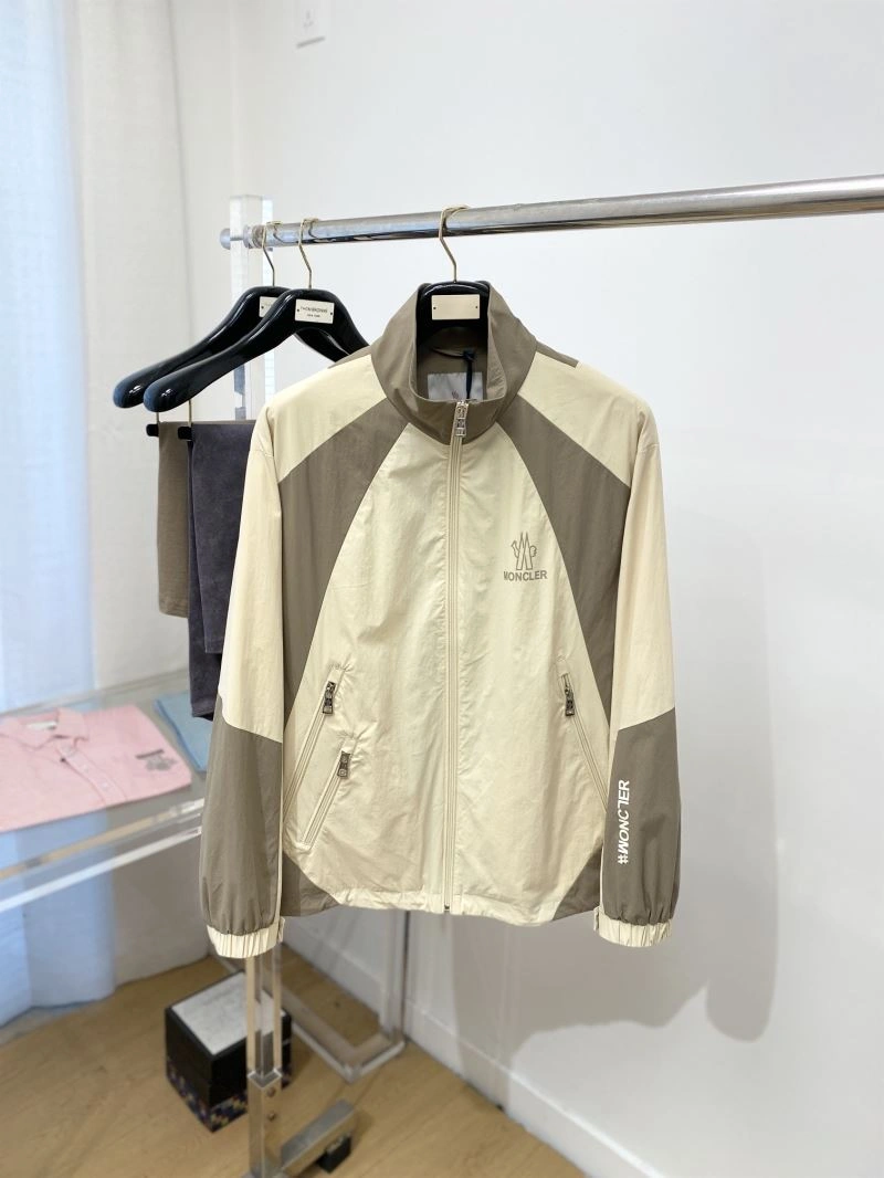 Moncler Outwear UrbanStyle 143446