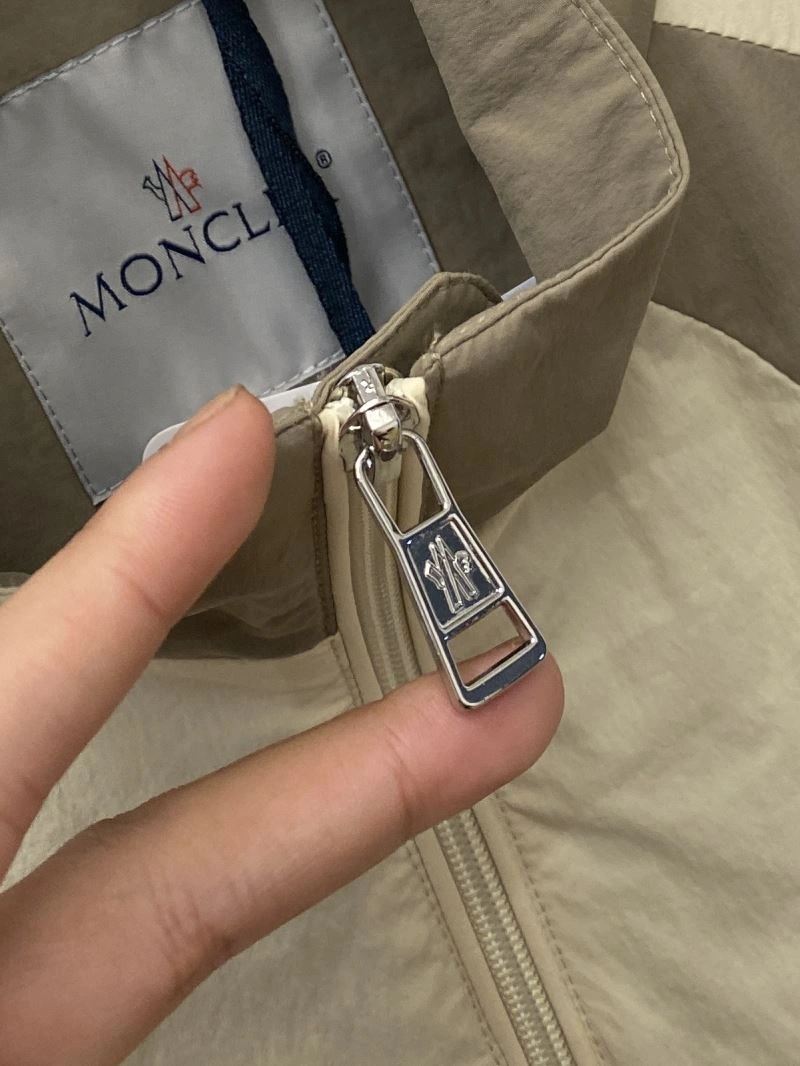 Moncler Outwear UrbanStyle 143446
