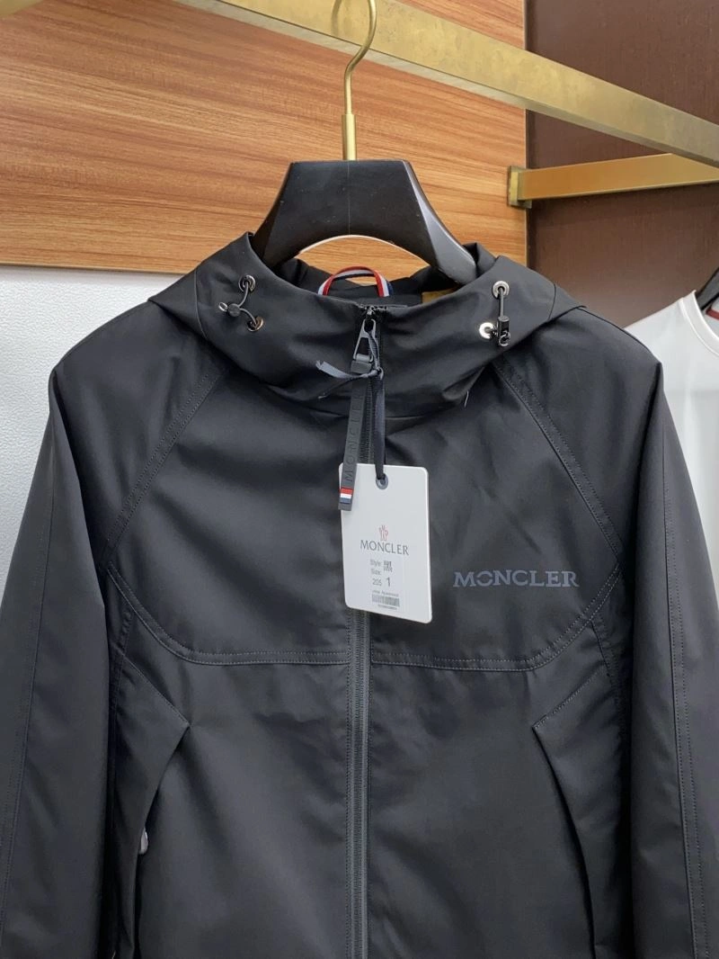 Moncler Outwear ModernLook 143447