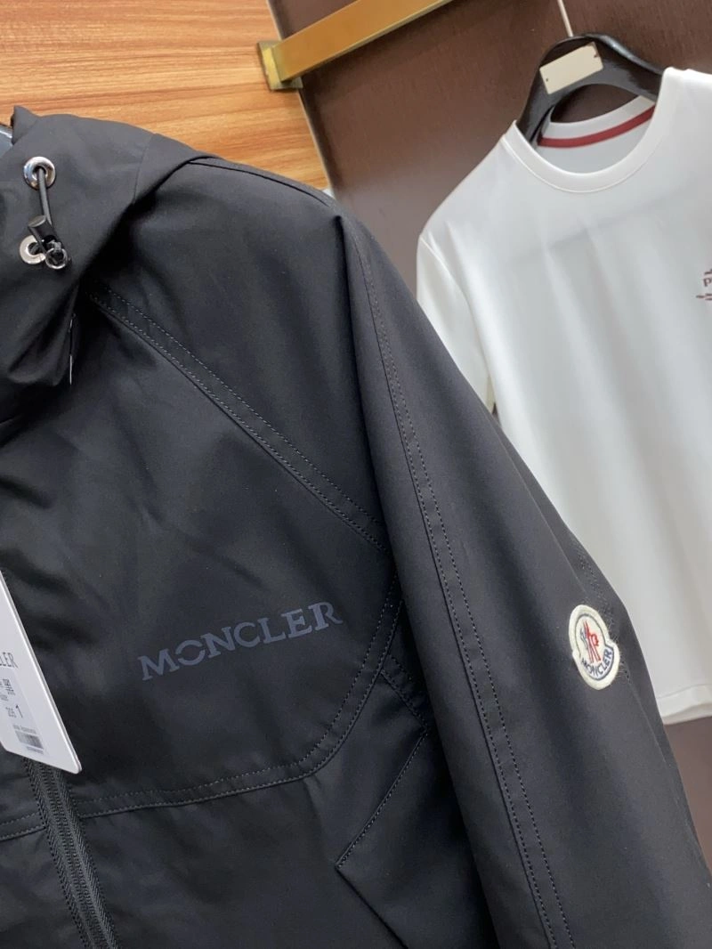 Moncler Outwear ModernLook 143447