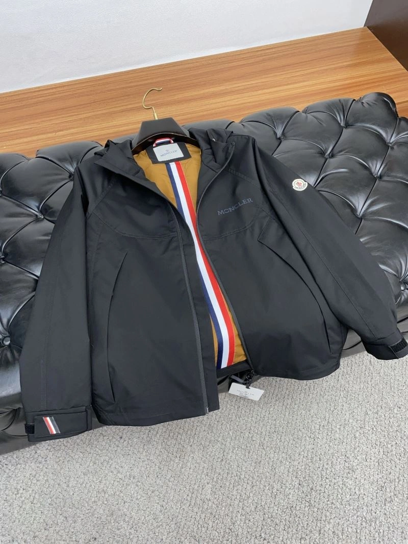 Moncler Outwear ModernLook 143447