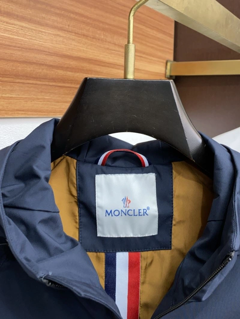 Moncler Outwear Supportive 143445