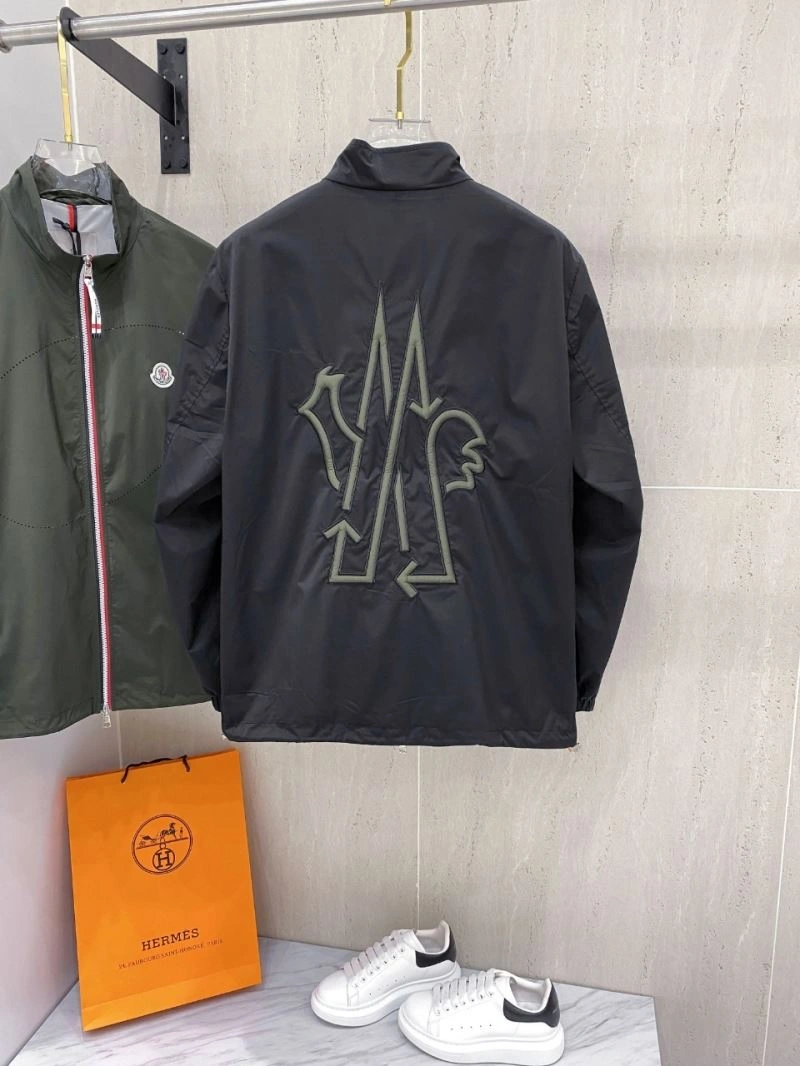 Lightweight Moncler Outwear 143444