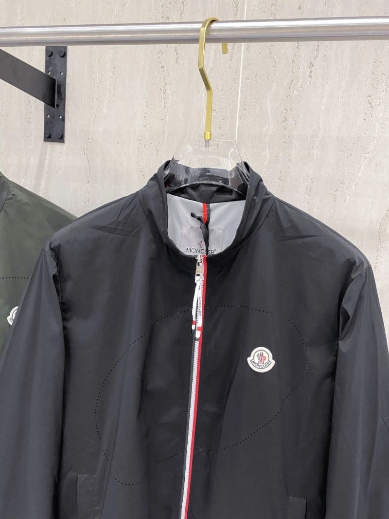 Lightweight Moncler Outwear 143444