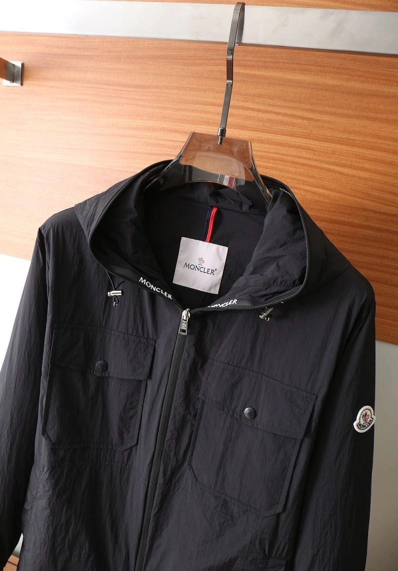 Flexible Moncler Outwear 143439