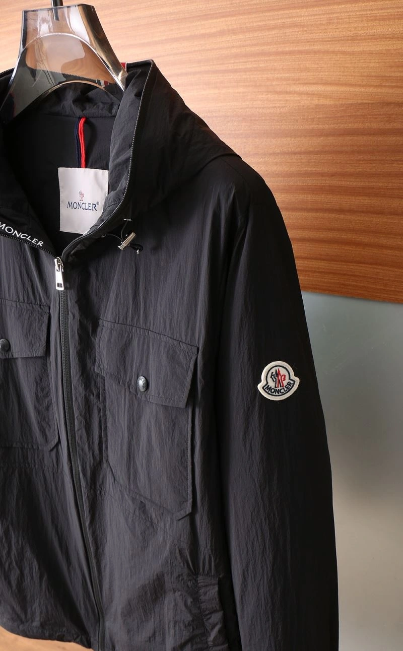 Flexible Moncler Outwear 143439