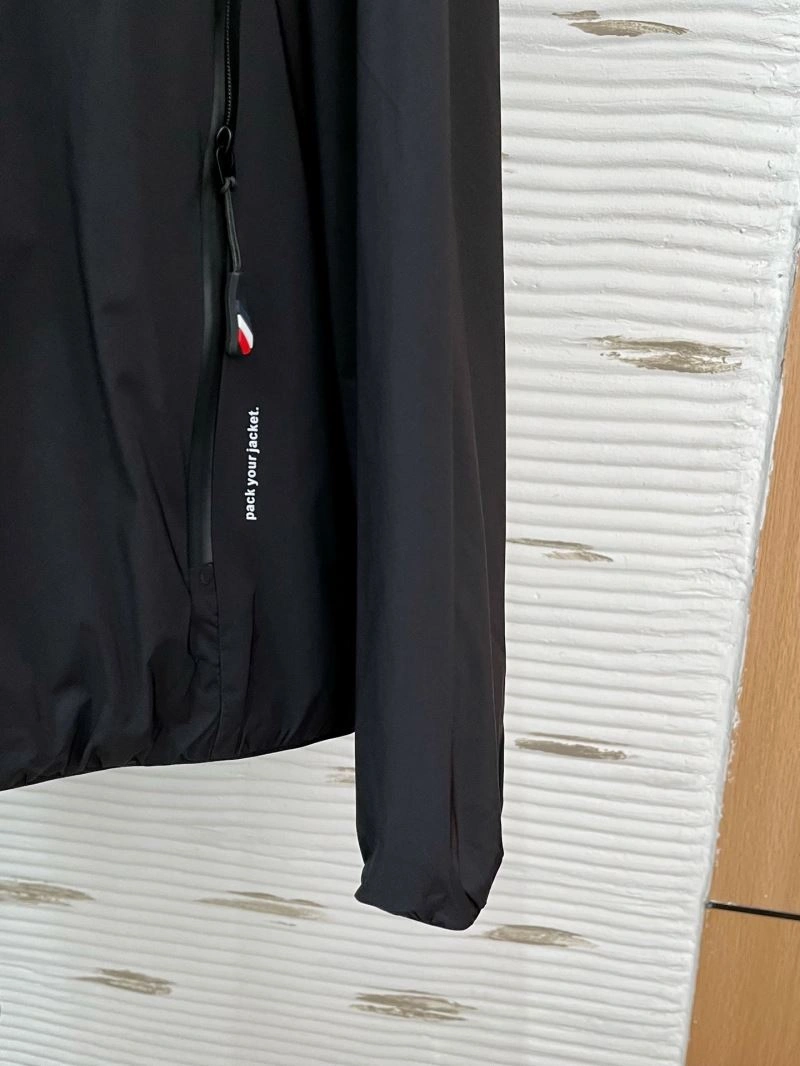 Moncler Outwear Durable 143440