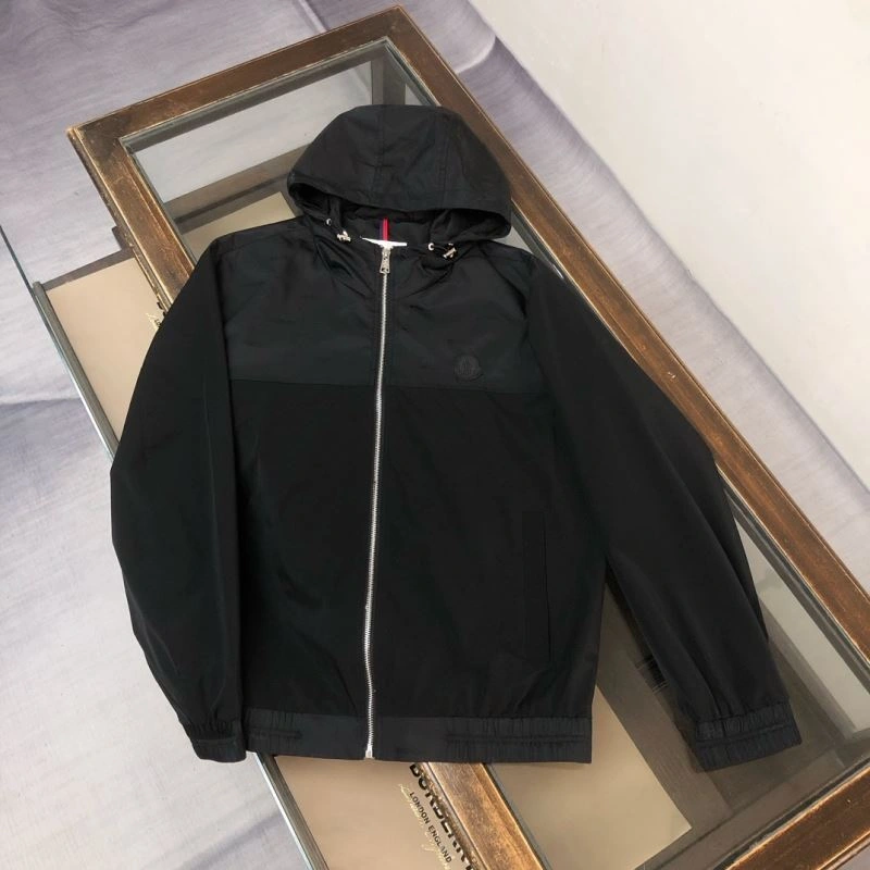 Supportive Moncler Outwear 143434