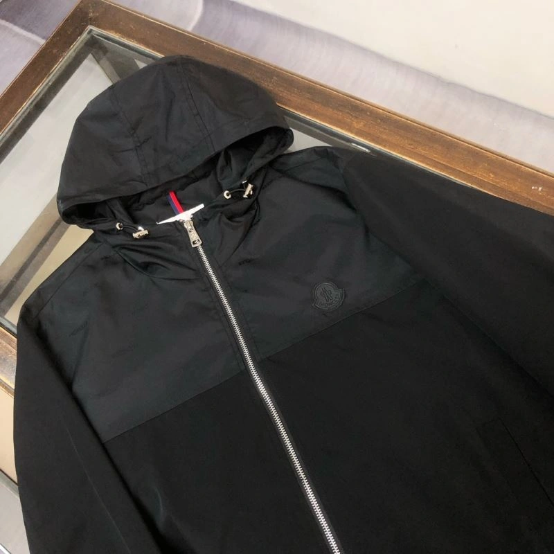 Supportive Moncler Outwear 143434