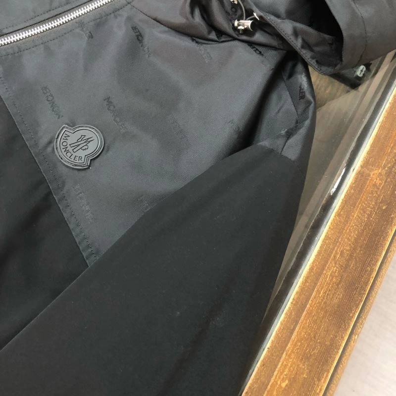 Supportive Moncler Outwear 143434