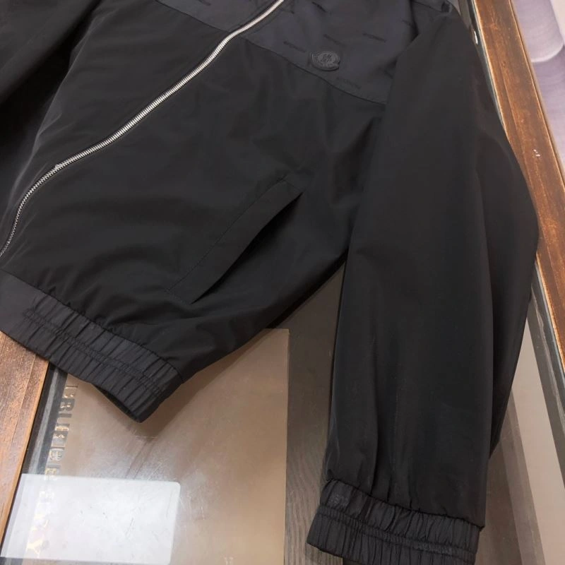 Supportive Moncler Outwear 143434