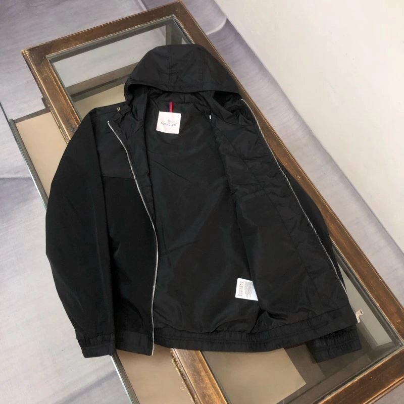 Supportive Moncler Outwear 143434