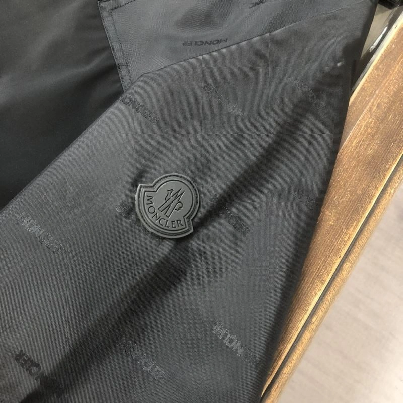 Versatile Moncler Outwear 143424