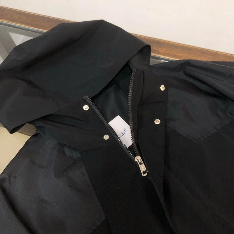 Versatile Moncler Outwear 143424