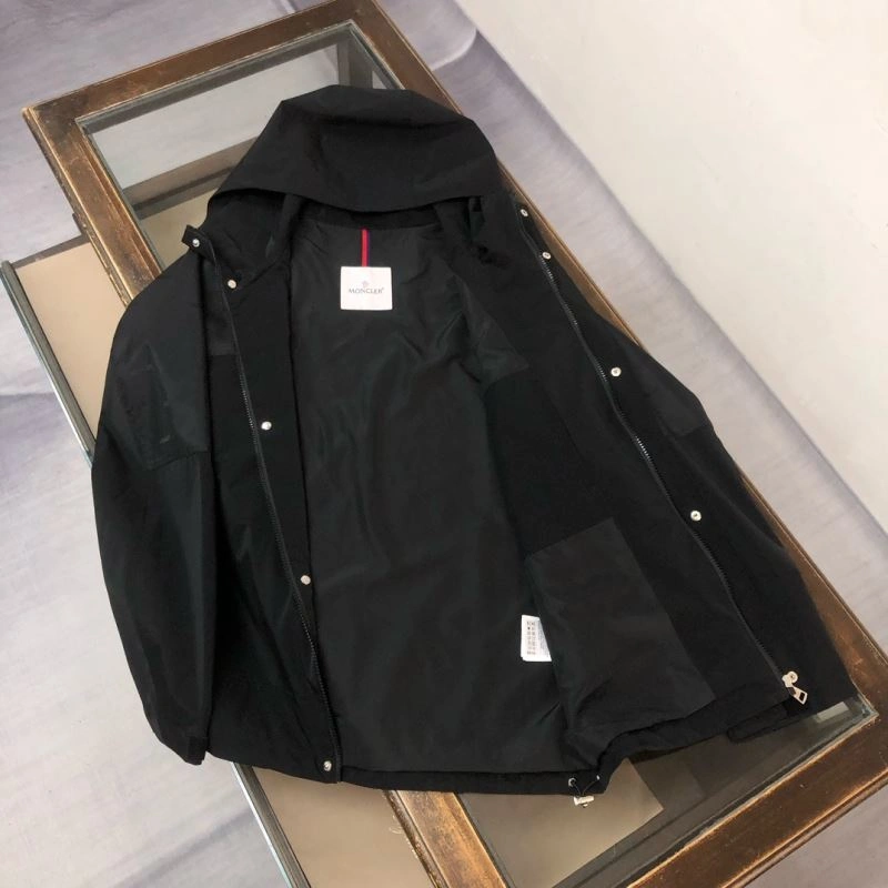 Versatile Moncler Outwear 143424