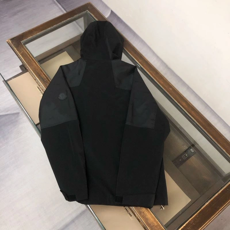 Versatile Moncler Outwear 143424