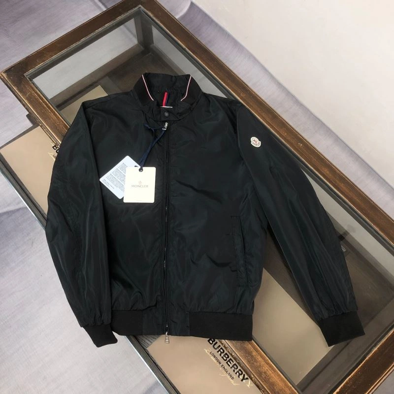 ZipUp Moncler Outwear 143415