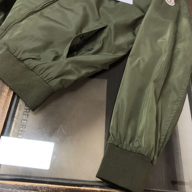 Stretchable Moncler Outwear 143418