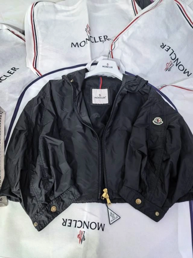 Moncler Outwear Efficient 143412