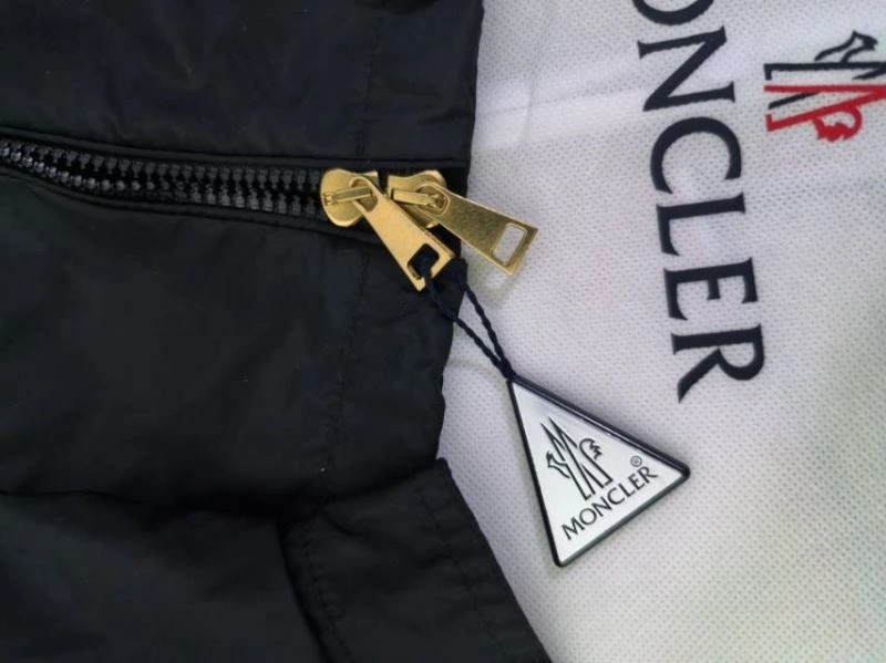 Moncler Outwear Efficient 143412