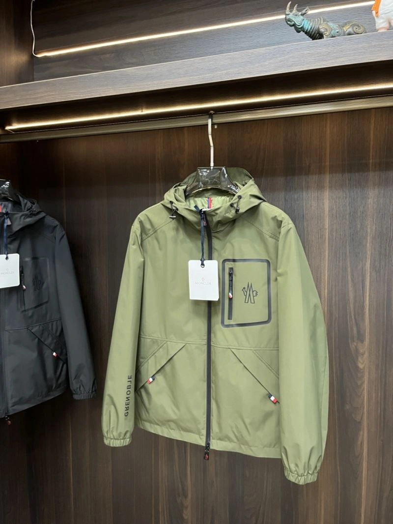 Supportive Moncler Outwear 143432