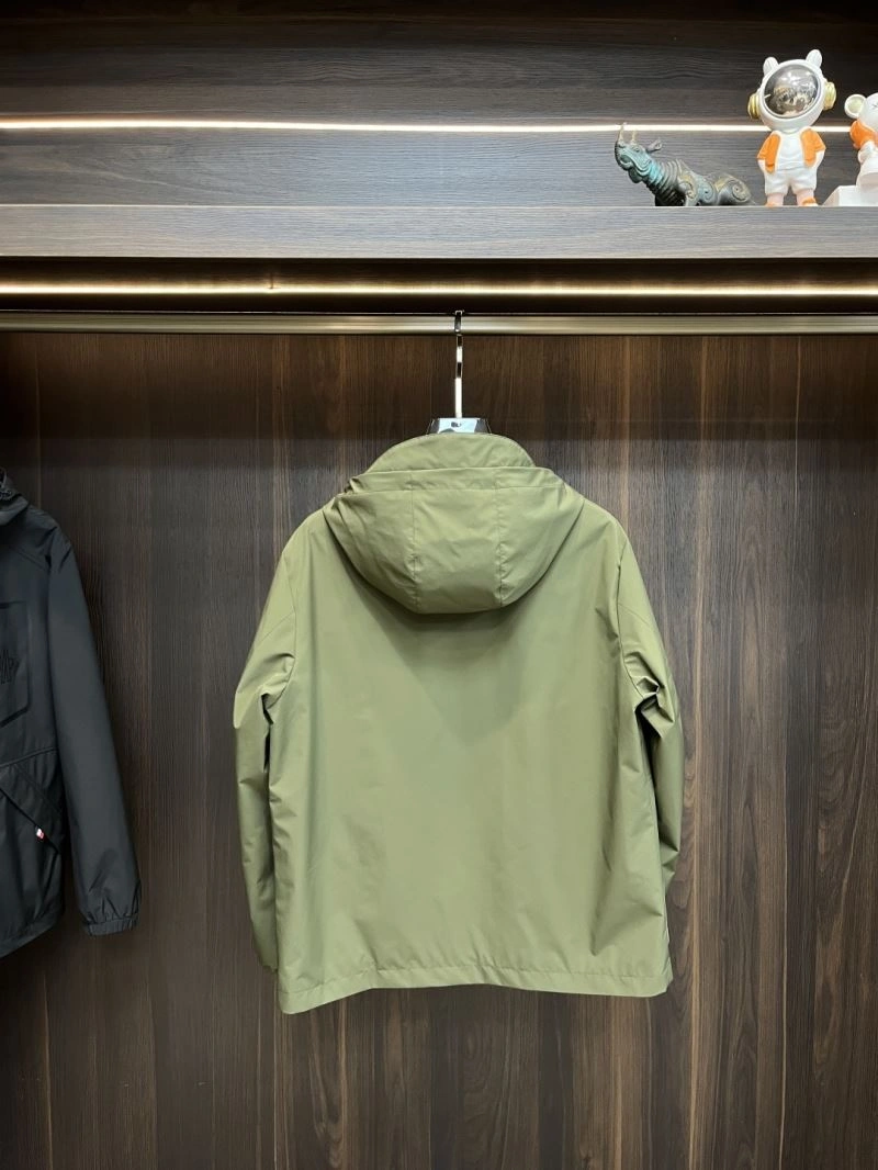 Supportive Moncler Outwear 143432