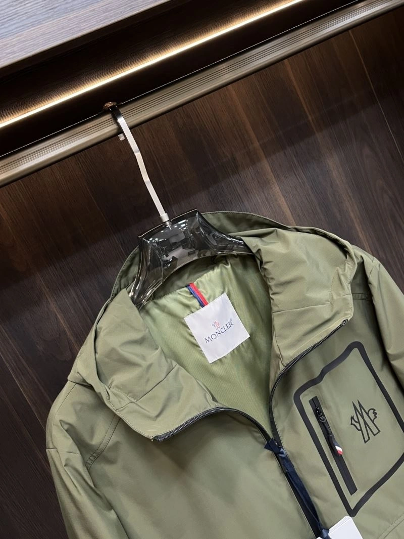 Supportive Moncler Outwear 143432
