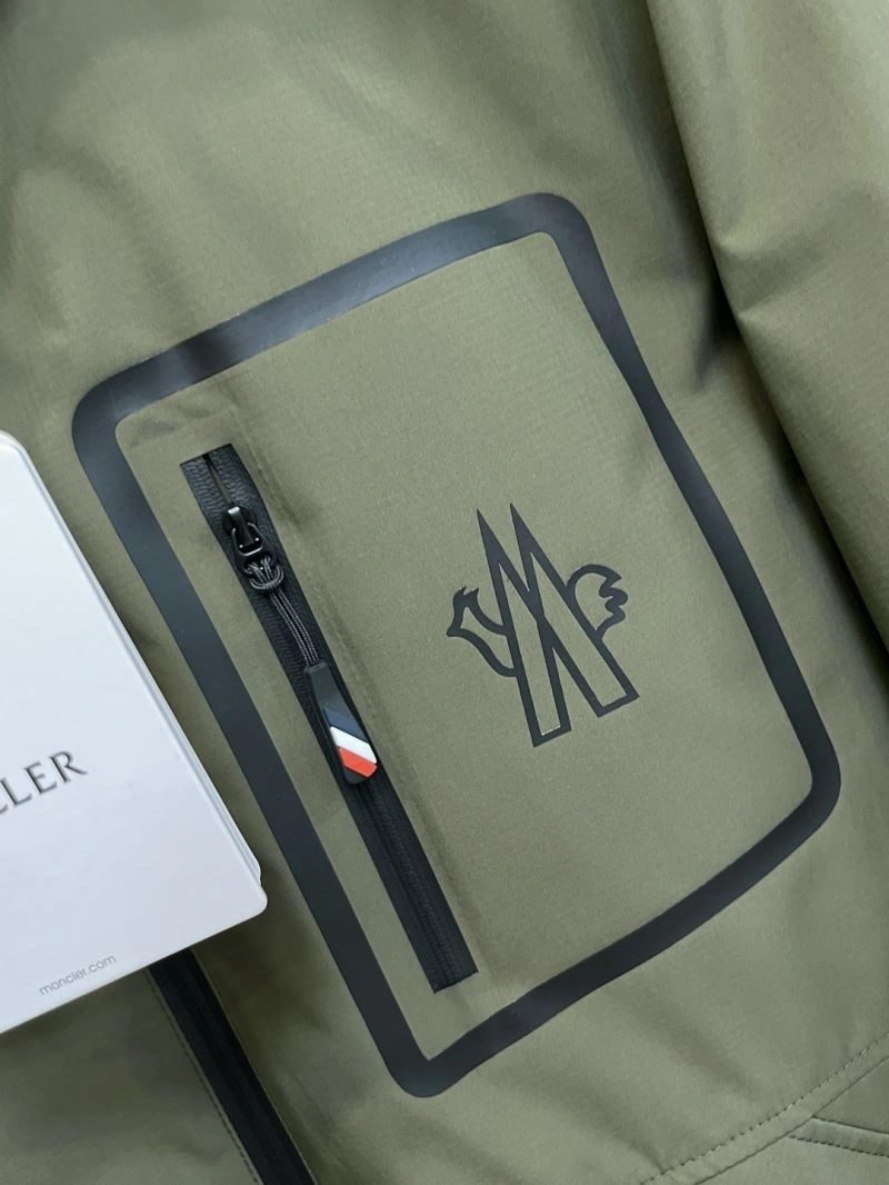 Supportive Moncler Outwear 143432