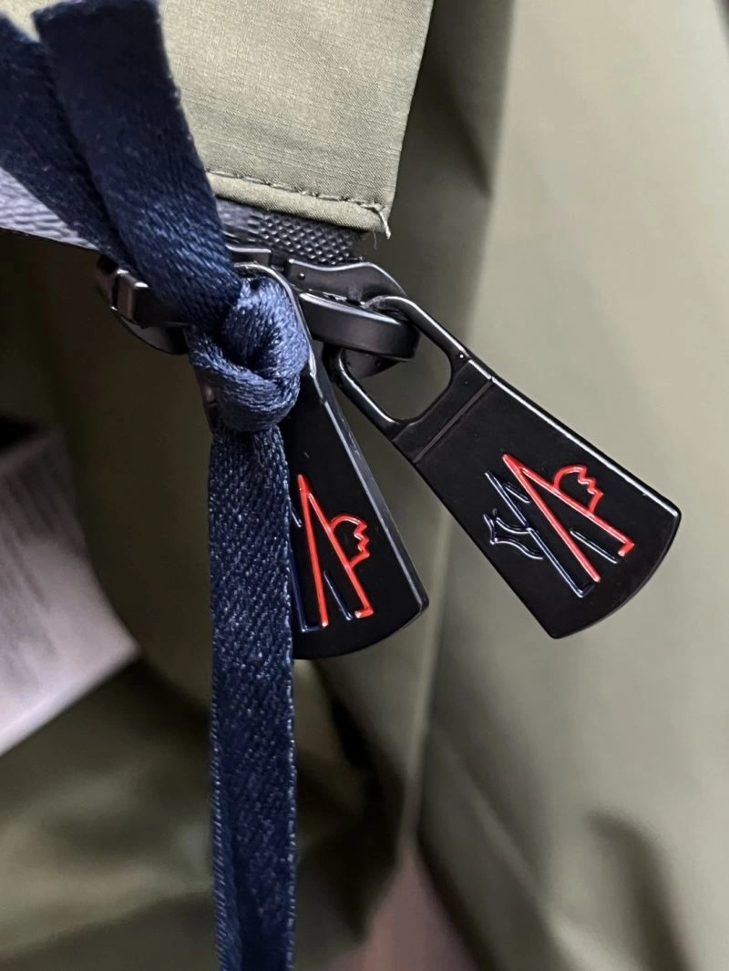 Supportive Moncler Outwear 143432